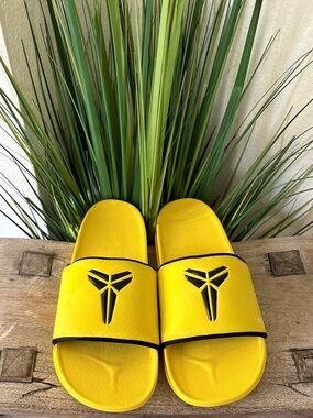 Nike Kobe Offcourt Lightning Slide Sandals